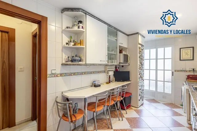 CASA PAREADA EN LA ZUBIA CON PISCINA, ZONA DE BARBACOA Y JARDÍN — 15