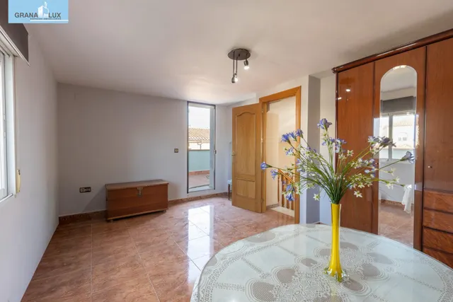 Casa independiente a 5 minutos de Granada en buen estado para entrar a vivir — 43