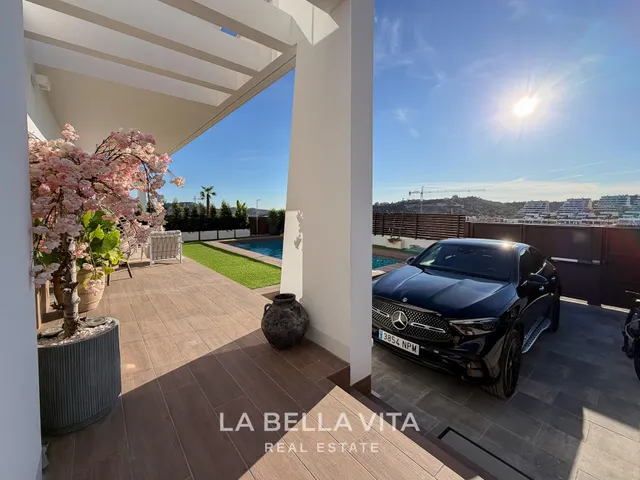 Villa moderna con sótano y piscina privada en venta en Finestrat - Benidorm — 11
