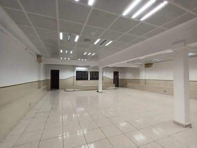 LOCAL COMERCIAL EN LA CREU ALTA