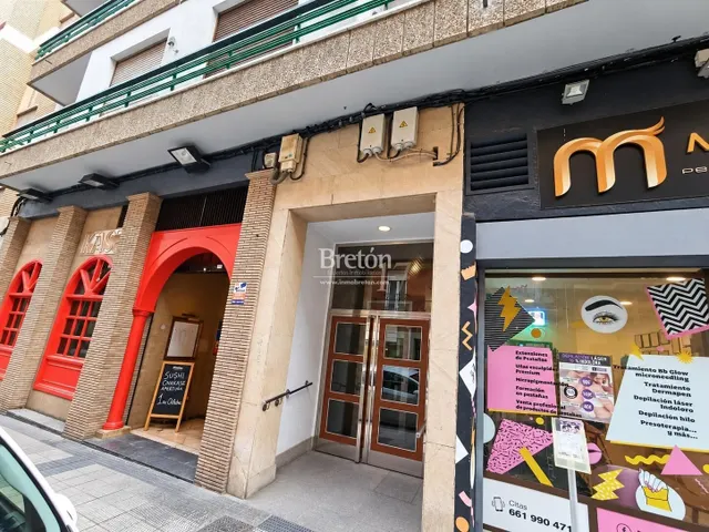 Amplia vivienda de 4 dormitorios con balcón en San Antonio María Claret — 34