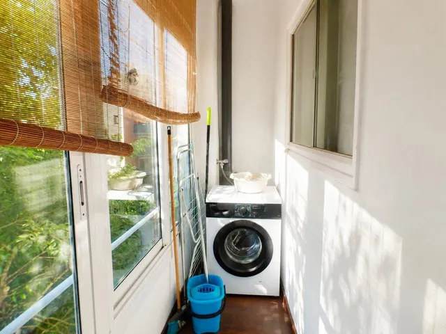 Amplio piso luminoso en el centro de Manresa con gran balcón y magníficas vistas — 9
