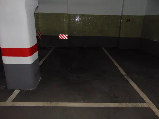 PLAZA DE GARAJE EN VENTA CALLE CLARA DEL REY PROSPERIDAD — 4