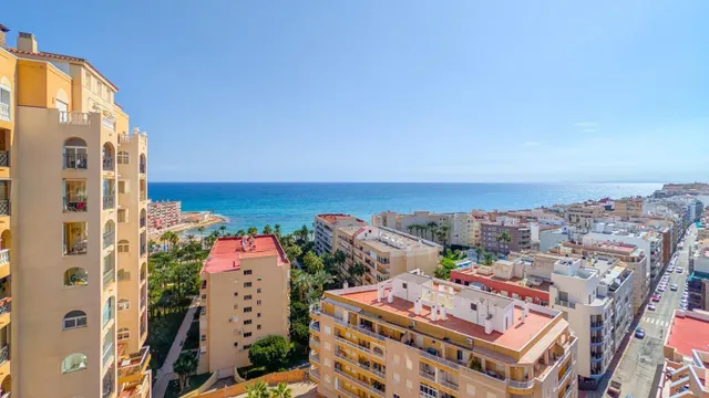 PLANTA 13 CON VISTAS AL MAR EN TORREVIEJA — 27