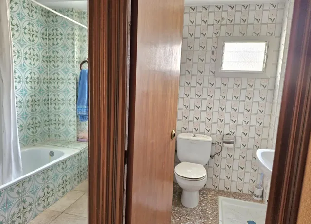 PISO ZONA PLAZA APARADORA A 50 METROS DE LA AV. LIBERTAD — 12
