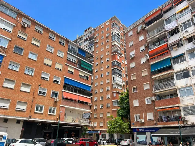 Piso reformado junto al parque del Oeste. — 27