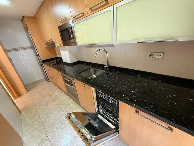 Alquiler apartamento amplio juan de borbon, 2 dormitorios, 2 baños, garaje , amueblado, luminoso — 11