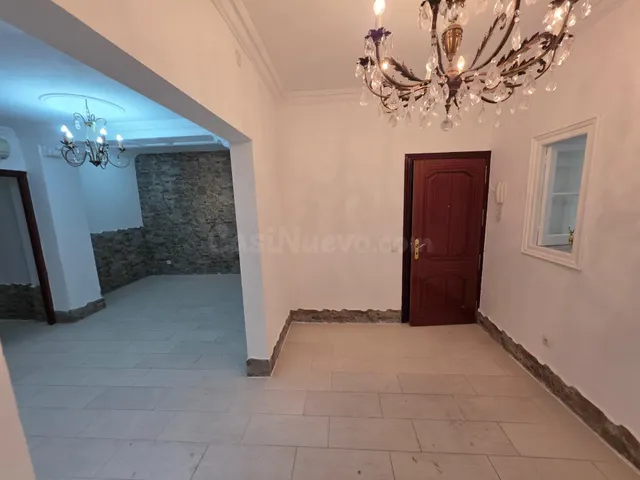 EXCLUSIVA VIVIENDA REFORMADA JUNTO A PLAZA DEL DUQUE - foto 2