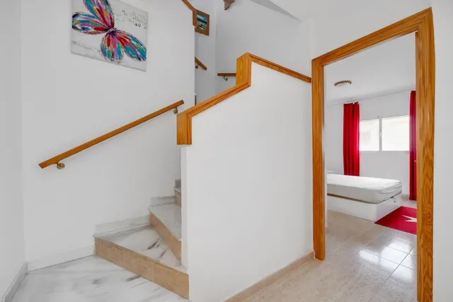 Apartamento dúplex con piscina comunitaria, Alicante, Orihuela Costa. 2 habitaciones, 89 m2, 1,6 kilómetros del mar — 15