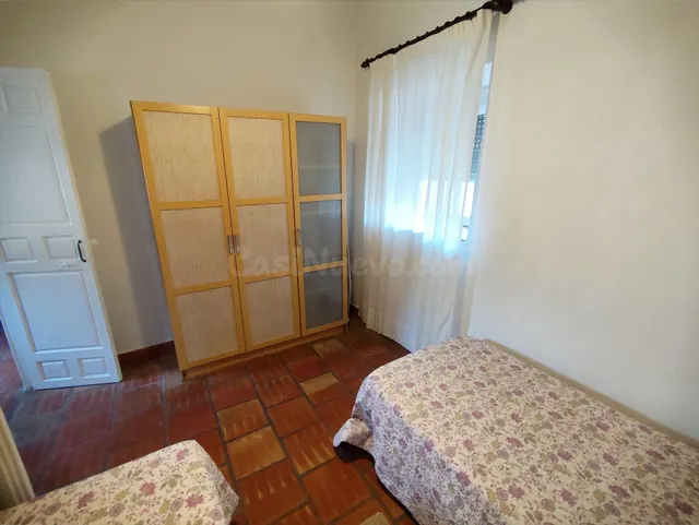 SE ALQUILA CASA EN RECINTO PRIVADO CON PISINA COMPARTIDA — 12