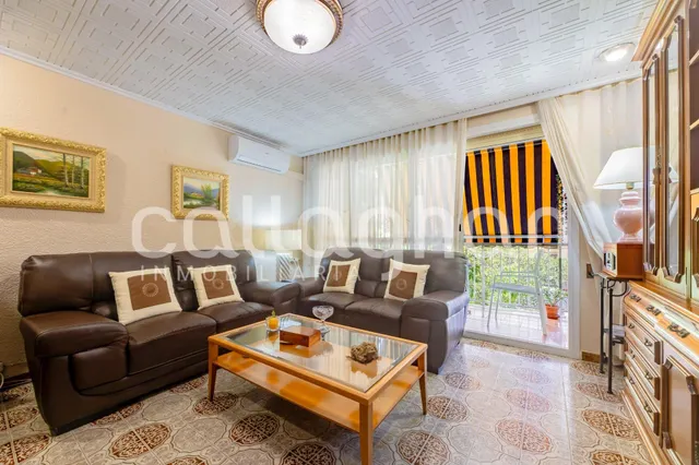 Vivienda en una de las calles más emblemáticas del Cabañal - foto 3