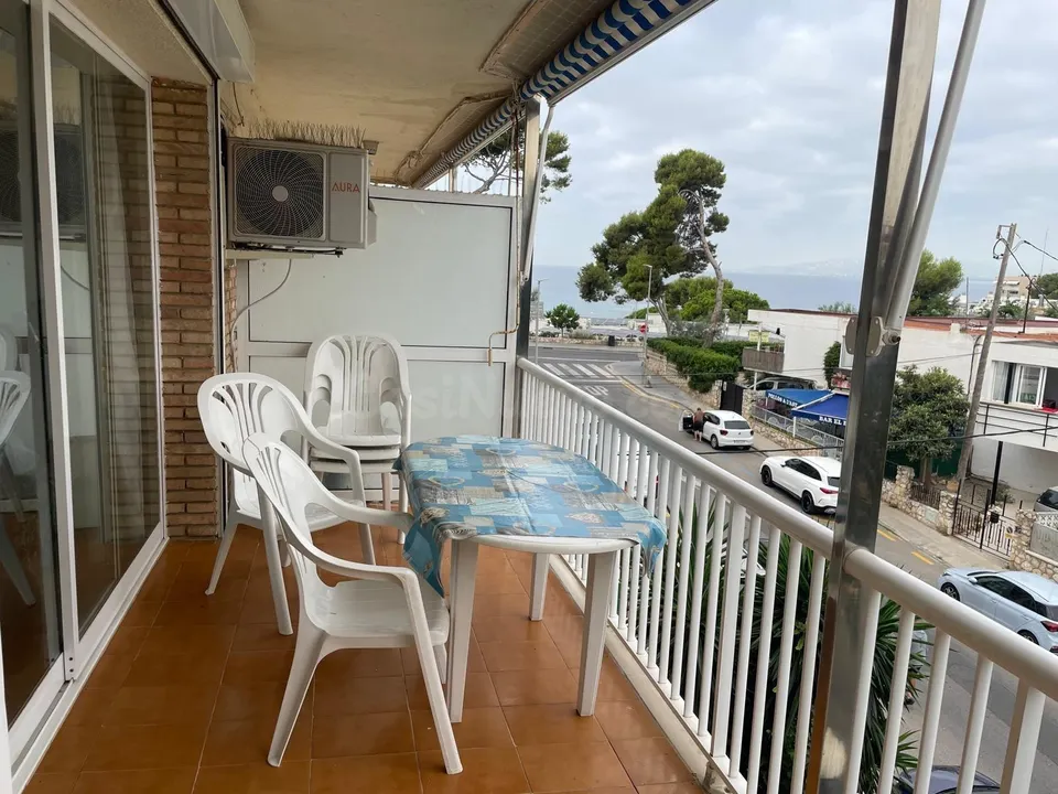 Piso Reformado con Plaza de parking incluida en el precio y... ¡Espectacular Vista al mar!