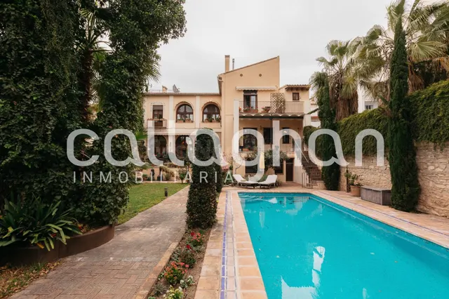 Descubre esta exclusiva villa, un tesoro úúnico con histori - foto 4