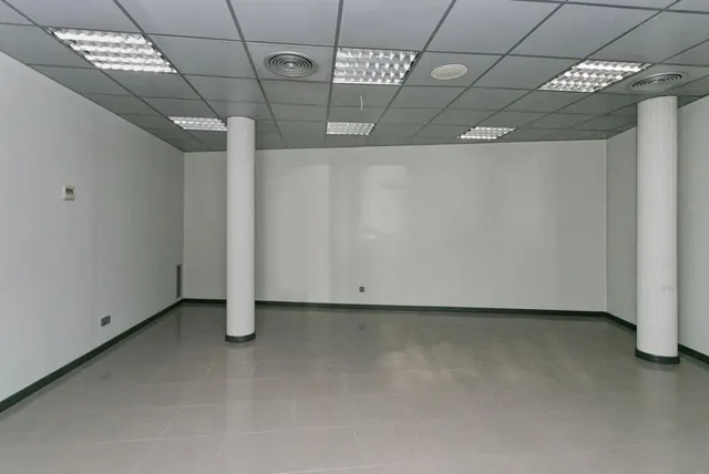Local comercial 314m² en venta - Cataluña — 16