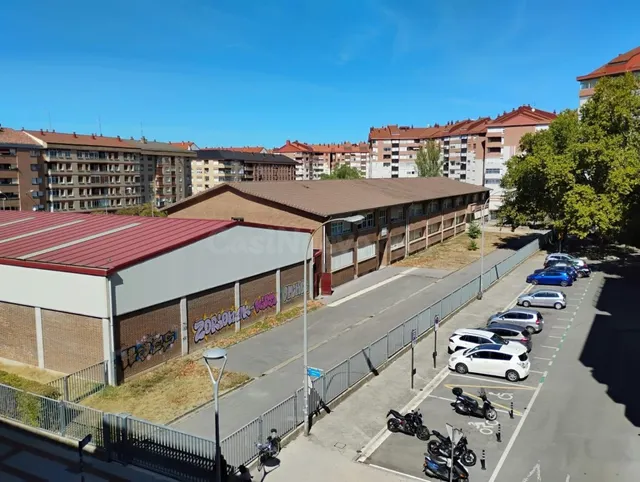 Se vente piso en zona inmejorable de Vitoria -Gasteiz - foto 5