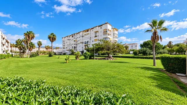 Exclusivo piso todo exterior en Laguna Beach, Torrox — 27