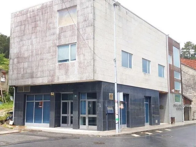 Local comercial 131m² en venta - Campo Lameiro - foto 2