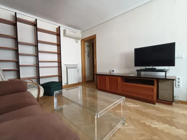 Piso 1 habitación 52m² en alquiler - Tetuán — 21