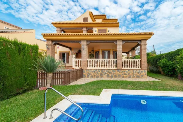 DOS CHALETS  A 100 METROS DE LA PLAYA, RINCON DE LA VICTORIA — 5