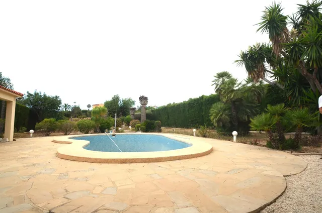 SE VENDE MAGNIFICA VILLA EN LA NUCIA — 38