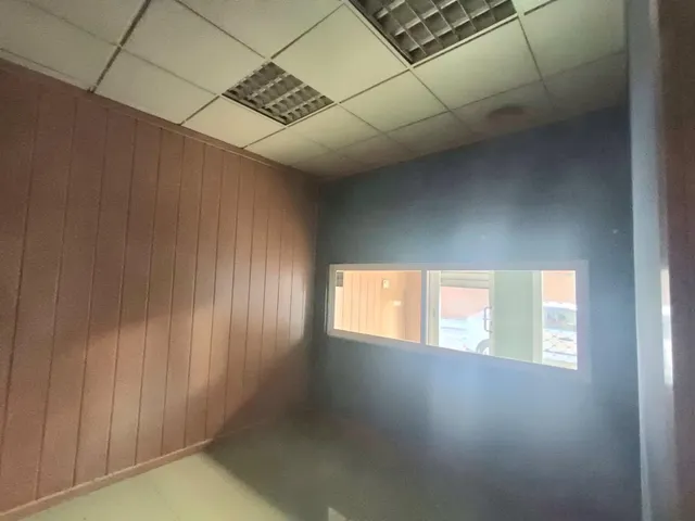 LOCAL CÉNTRICO DE 241M2 — 20