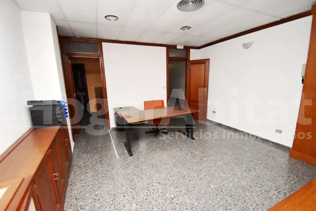 DESPACHO CON 3 ESTANCIAS CERCA DEL PARQUE RIBALTA — 26