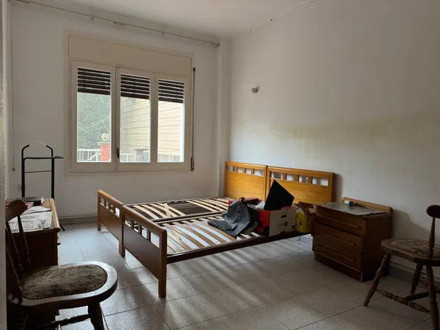 CASA CON DOS PISOS PARA REFORMAR EN MANRESA - foto 3