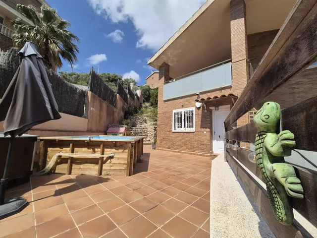 Casa con vistas panorámicas, placas solares y gran terraza en Mas Trader, Cubelles — 45