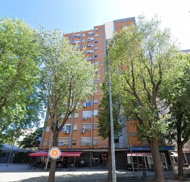 PISO OKUPADO EN VENTA EN CORNELLA DE LLOBREGAT - foto 2