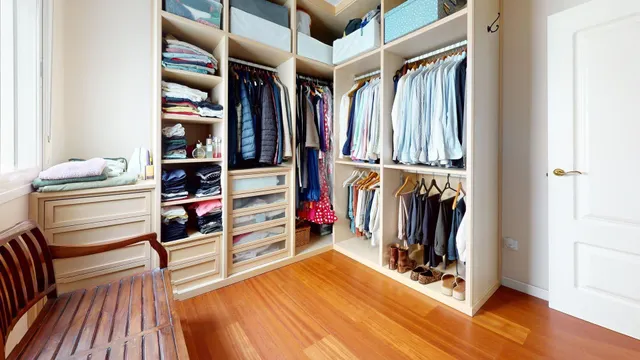 Magnifica vivienda de 4 dormitorios, convertida en 3 dormitorios, con dos baños, vestidor y terraza — 30