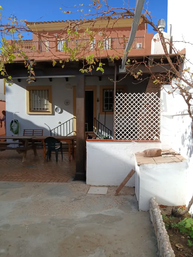 VIVIENDA INDEPENDIENTE CON TERRENO — 40