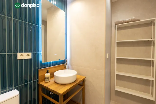 ¡exclusivo apartamento en primera linea de playa con reforma integral de alta gama! — 23