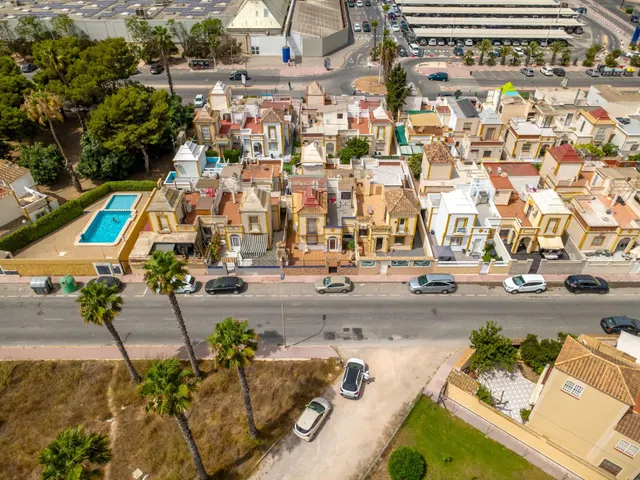 DÚPLEX CON SOLÁRIUM, JARDÍN, PISCINA Y JUNTO A C.C.HABANERAS/ CARREFOUR — 25