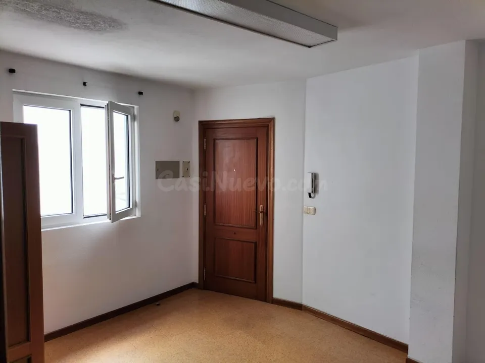 MONCASA VENDE Oficina en el centro