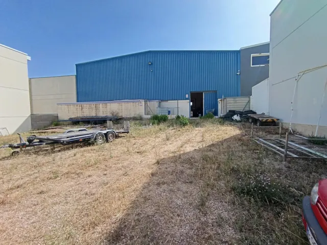 Parcela muy bien ubicada en la zona industrial de l'Hospital - foto 2