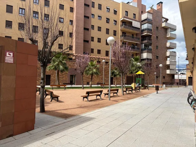 ESTUPENDA VIVIENDA EN NUEVO ZOCO, CON MAGNÍFICO Y GRAN PATIO (PORCHE), PISCINA, COCHERA, TRASTERO!!!! — 33