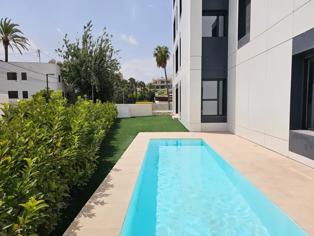 Apartamento en planta baja de obra nueva en exclusiva urbanización en primera línea de playa — 3