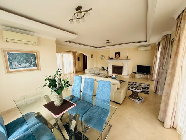 Villa de 5 dormitorios y 5 baños en Casares — 10