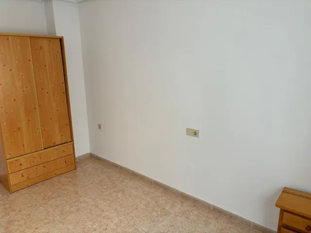 Ático de 2 dormitorios y 2 baños con piscina y parking a 550 metros del mar — 12