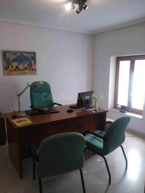 ENTRESUELO OFICINAS O CONVERTIR EN VIVIENDA - foto 3