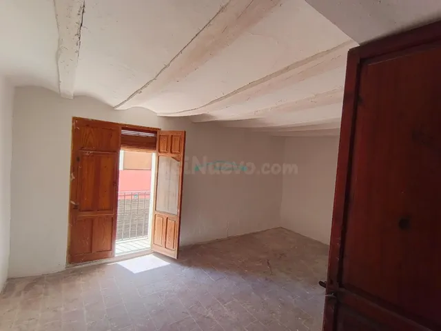Casa de pueblo con 280 m2 y múltiples posibilidades de refor - foto 4