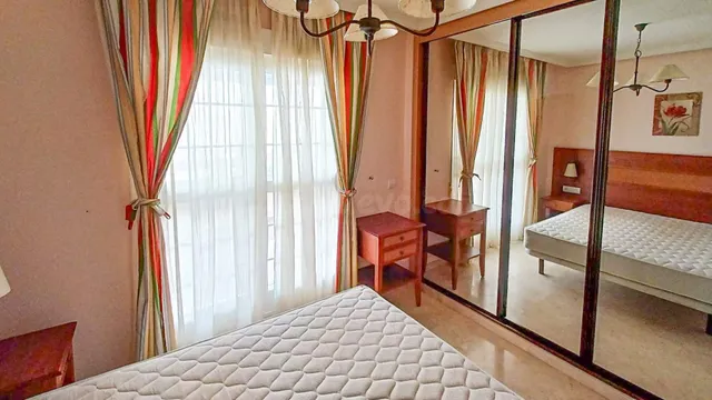 Ático de 2 dormitorios con terraza acristalada y vistas al m - foto 2