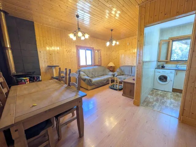 CASA DE MADERA, EN URBANIZACÍON PRIVADA. - foto 2