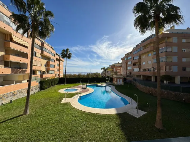 ÁTICO DÚPLEX DE ENSUEÑO EN EL CORAZÓN DE TORREMOLINOS - foto 2
