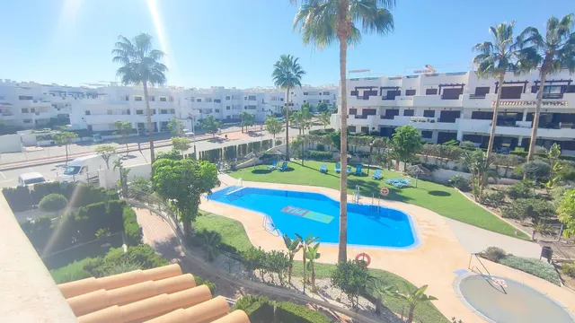 Ático de 2 dormitorios con amplio solárium privado y vistas a las piscinas en Mar de Pulpí, San Juan de los Terreros — 19