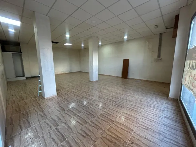 Local comercial en alquiler con gran visibilidad junto a paseo de la redonda – Atarfe — 8