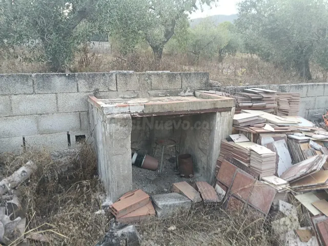 PARCELA DE 2.088 M2 CON CONSTRUCCIÓN PARA REFORMAR - foto 3