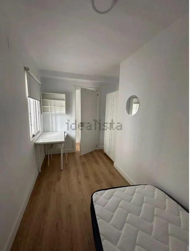 Totalmente reformada, exterior y con terraza. — 17
