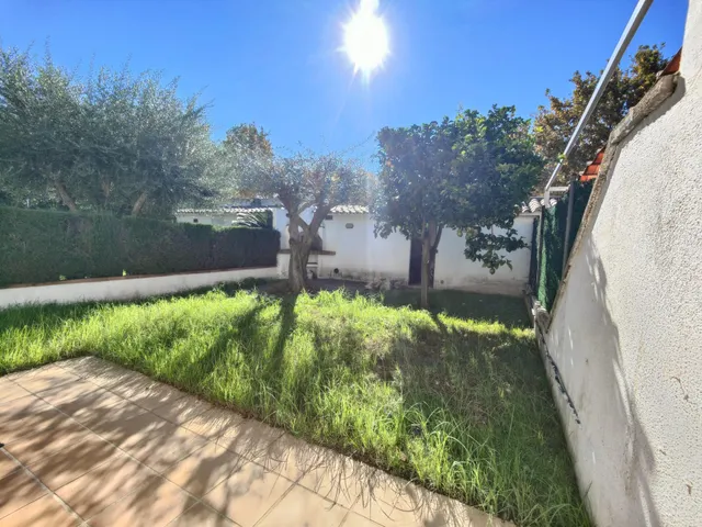 Casa adosada en Calafell de 3 habitaciones y gran jardín cerca del tren — 6