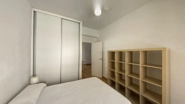 Piso de 3 dormitorios en alquiler -  barrio san antón — 29